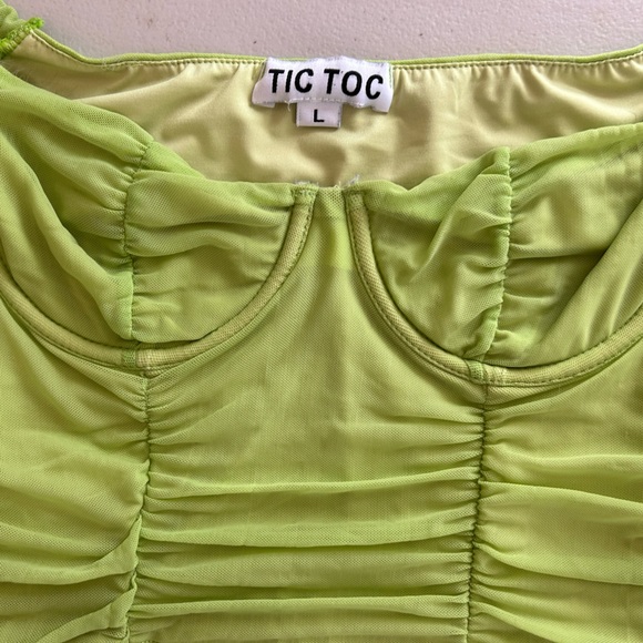 Tic Toc Green Ruffle Crop Top - Picture 2 of 3